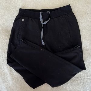 Figs woman’s tidore technical scrub pants in black